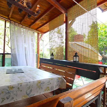 Dulijana 2042 公寓 普拉