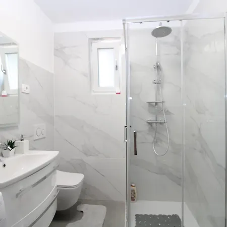 Appartamento Dulijana 2042 Pola