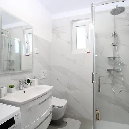 Διαμέρισμα Dulijana 2042 *