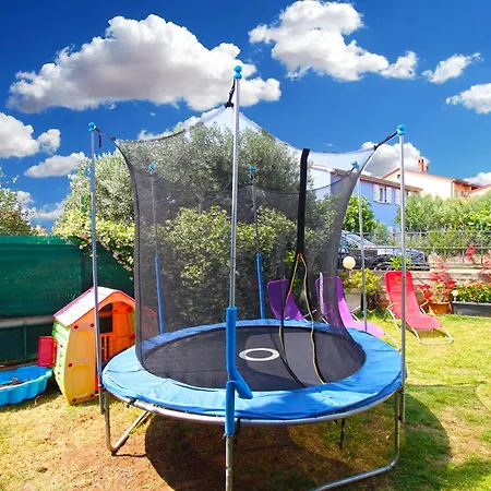 Dulijana 2042 Πούλα