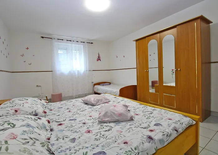 Dulijana 2042 * Pula